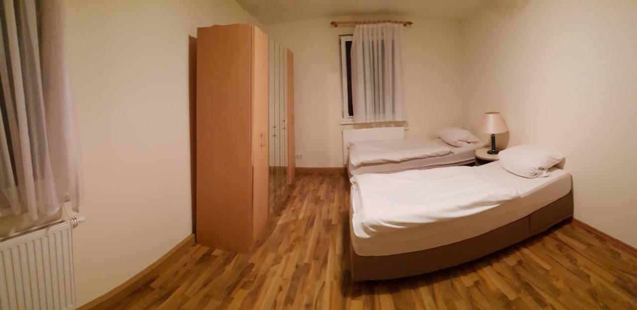 Monteurzimmer Ferienwohnungen Fritsche-Tauberbischofsheim Dittwar Exteriör bild